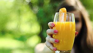 7 Sucos Naturais que irão Restaurar a Saúde do seu Intestino e Estômago