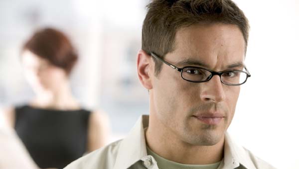 Por que ainda somos incapazes de pensar por conta própria e não sabemos traçar nosso próprio destino?