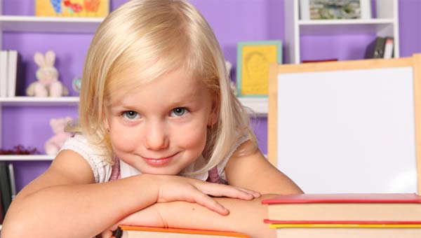 As crianças e o mito dos Contos de Fadas, o eterno conflito entre a Realidade e a Fantasia As crianças e o mito dos Contos de Fadas, o eterno conflito entre a Realidade e a Fantasia